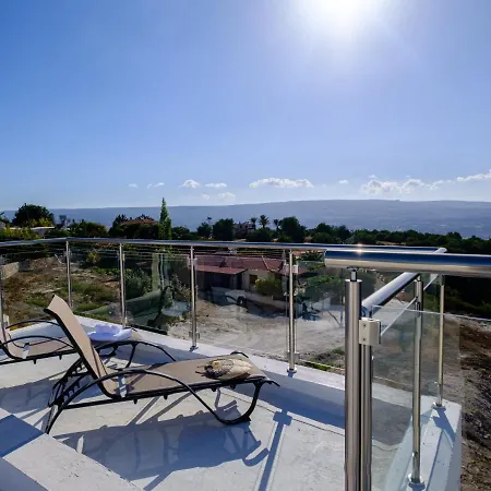 Magnificent Holiday With Pool And Stunning Sunset Views All Yours * Peristerona (Paphos)